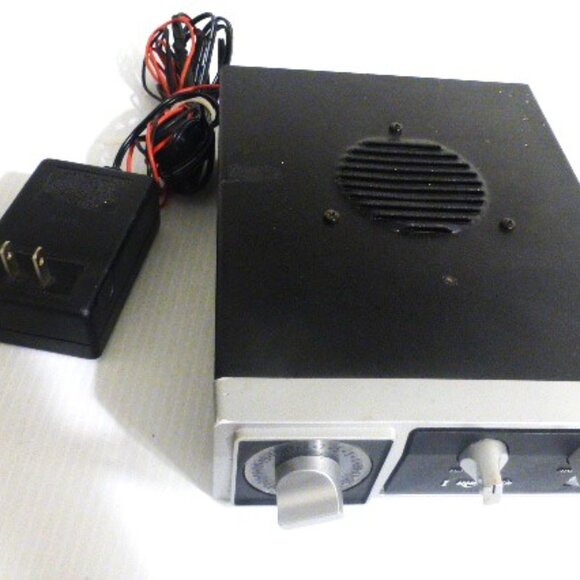 Hy-Gain II CB Radio & Mic 23 & 40 Channel Model 2682 Solid State 2 Way Radio - Picture 7 of 16